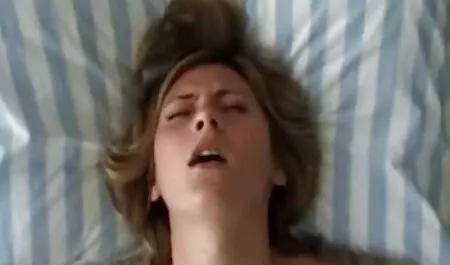 Fait semblant d'être dans le vestiaire avec une fille de sport et video porno gratuit fr le mettre dans le vagin.