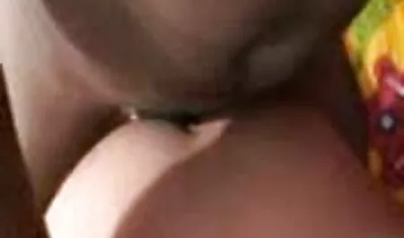 La peau foncée Latina faire une attitude différente quand avoir des film porn français gratuit relations sexuelles dans le lit