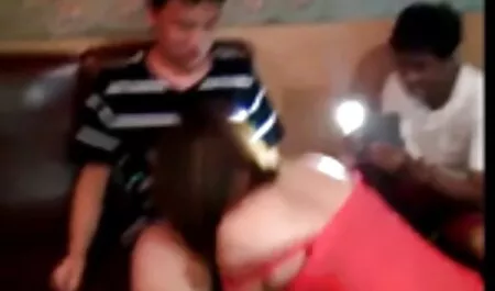 J'ai rencontré une fille dans la rue et j'ai baisé sur la terrasse. film x viol gratuit