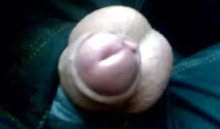 Mère Russie avec un video x amateur francais gratuit gros cul en short se rend au couple avec des chapeaux après une fellation.