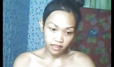 Blonde en bas se fait baiser film porno complet francais en streaming par deux hommes sur une chaise