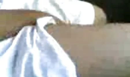 Milf à la chatte poilue et des bas blancs, coller un autre gode dans le videos porno gratuites les plus vues par tout les visiteurs de pornodingue cul.