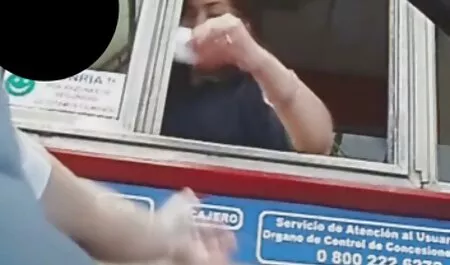 Le gars a un voir film porno français gros cul mouillé après un kuni vaginal.