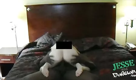 Brunette en bas film porn francais streaming baisée dans la Croix d'un grand faussaire