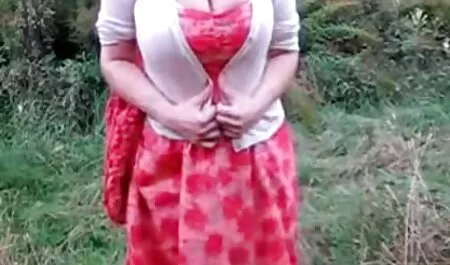 Un homme a frappé un couple maigre dans le vagin par la porte et l'entrée film porno francais et gratuit du vagin.