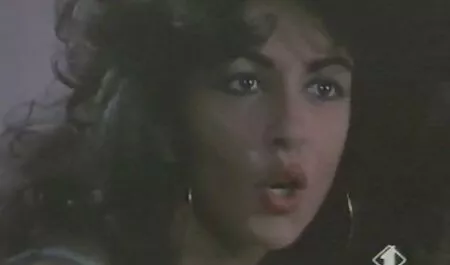 L'adulte Madame qui mange le mâle dans le film porno francais en hd vagin dans la cuisine.