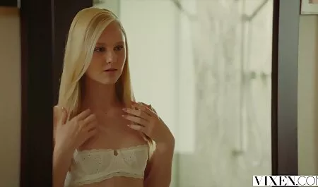 Une fille maigre s'est échappée d'un petit ami picuinha avec un mandala posant un cheval après avoir film porno version francaise sucé.