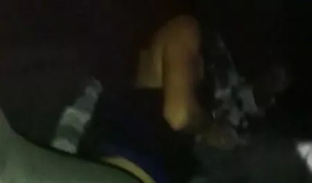 Putain de femme asiatique avec des yeux blog gay porno francais tordus et poilus sur un bus plein.