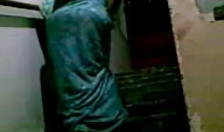 Hahal coincé sa bite dans son cul extrait video sexe amateur gratuit maman avec du pain