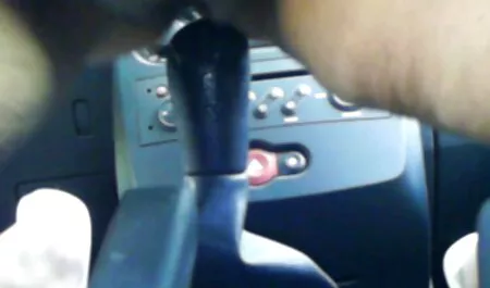 Alexis Texas et Tori stick noir extrait film porno francais roxy Raye dans le golf rayé avec un gode géant dans le rectum.