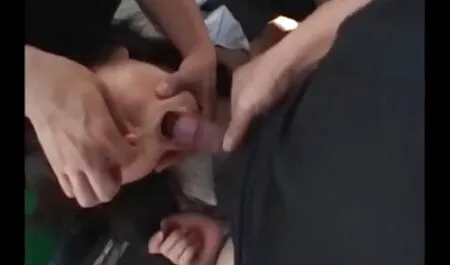 La blonde aux chaussettes souffle le patron avant qu'il ait des relations film porno francais streaming complet sexuelles.
