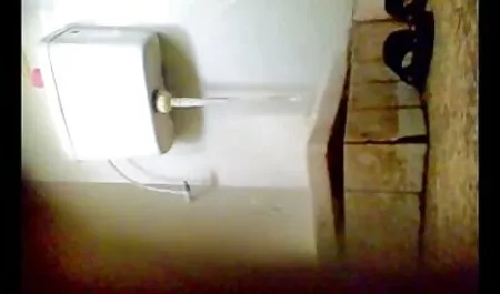 Flexible fille qui baise elle-même avec son doigt dans sa film porno français amateur gratuit chatte et le cul en même temps
