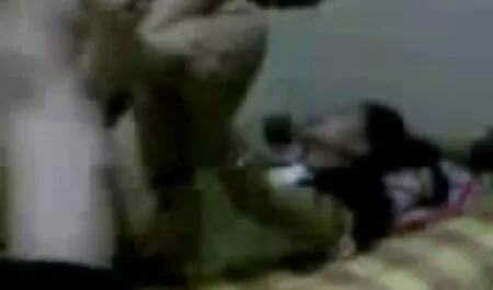 Jeune debout, tante humide, Poitrine plate. film porno complet en francais gratuit