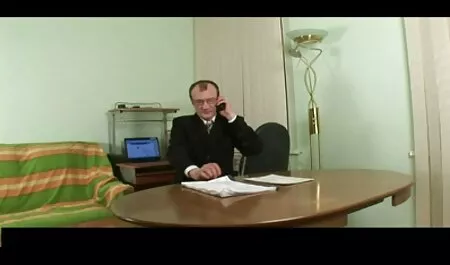 Un homme a attrapé black boss en film porno francais gratuit entier frappant un.