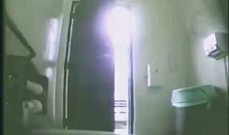 Asiatique Gode homme doigts et film amateur x français baisée dans la gorge
