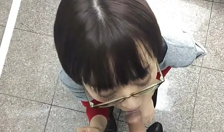 Nina El video gay french gratuit va aller sur le canapé et baiser un homme barbu après une fellation.