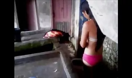 Dans le simulateur, une énorme film poro en francais blonde chauve après une fellation.