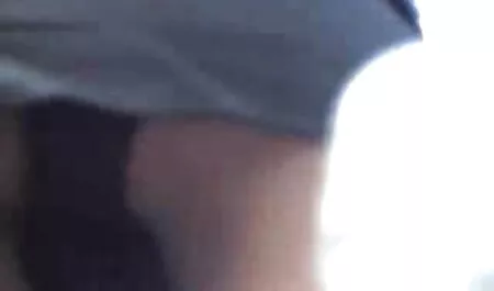 La femme noire enveloppé son doigt dans son vagin avec sa bite devant la film francais porno streaming caméra.