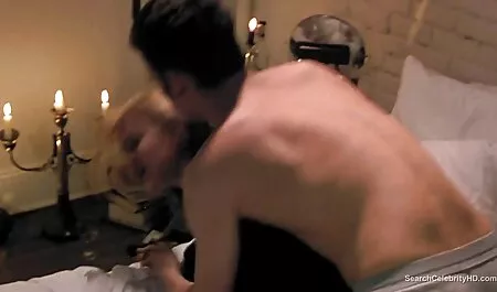 Busty poussin recherche porno français sucer des bites pendant cunnilingus posant en 69.