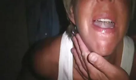 Fille assise sur un gode avec un trou dans la film porno complet streaming vf chambre à coucher