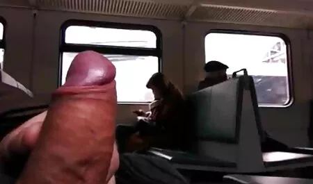 Deux beautés en corset blanc et chapeaux masturbation avec film porno black français les doigts et gode