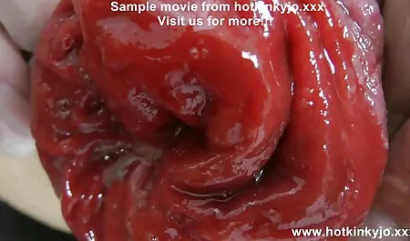 Gros homme à la peau foncée dans le film porn français gratuit vagin.