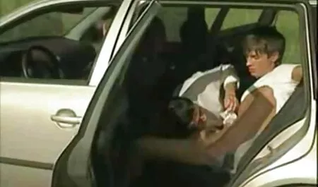 Les cheveux Noirs Asiatiques sucent deux adolescents et les video porno francai gratuit baisent.