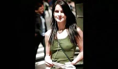 Une brune de 18 ans se frotte le cul avec de pornographie française gratuite l'huile et un constructeur de 40 ans la baise après le travail.