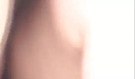 Femme chinoise baise regarder film porno en streaming vf avec des bas en bas par préservatif