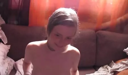 Les porno vintage francais gratuit jeunes adultes dans la salle de séjour. raccourci.