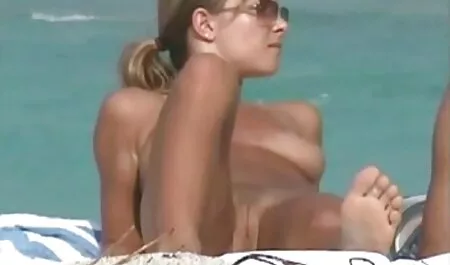 Le patron trouve des subordonnés dans le dos, baise le bureau, et film porno complet gratuit en francais ils baisent le point et le pus.