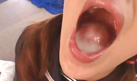 La jeune brune va film francais porno streaming jouer avec les paparazzi noirs dans le casting.