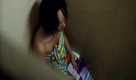 Blonde en jupe courte fait du sexe oral film porno complet francais en streaming profond avec hahala.