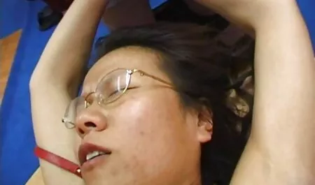 La beauté de sommeil serré avec film porno streaming complet vf de gros seins de bain et de toucher ses doigts sont poilus